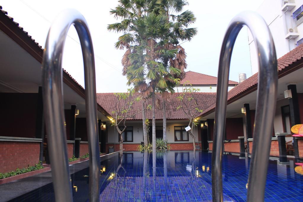Puri Ganesh Hotel Legian Exterior foto