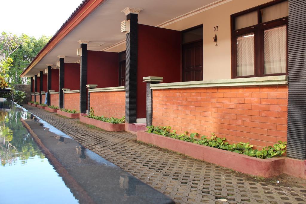 Puri Ganesh Hotel Legian Exterior foto