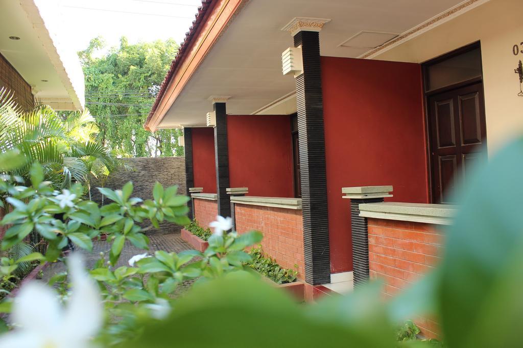 Puri Ganesh Hotel Legian Exterior foto