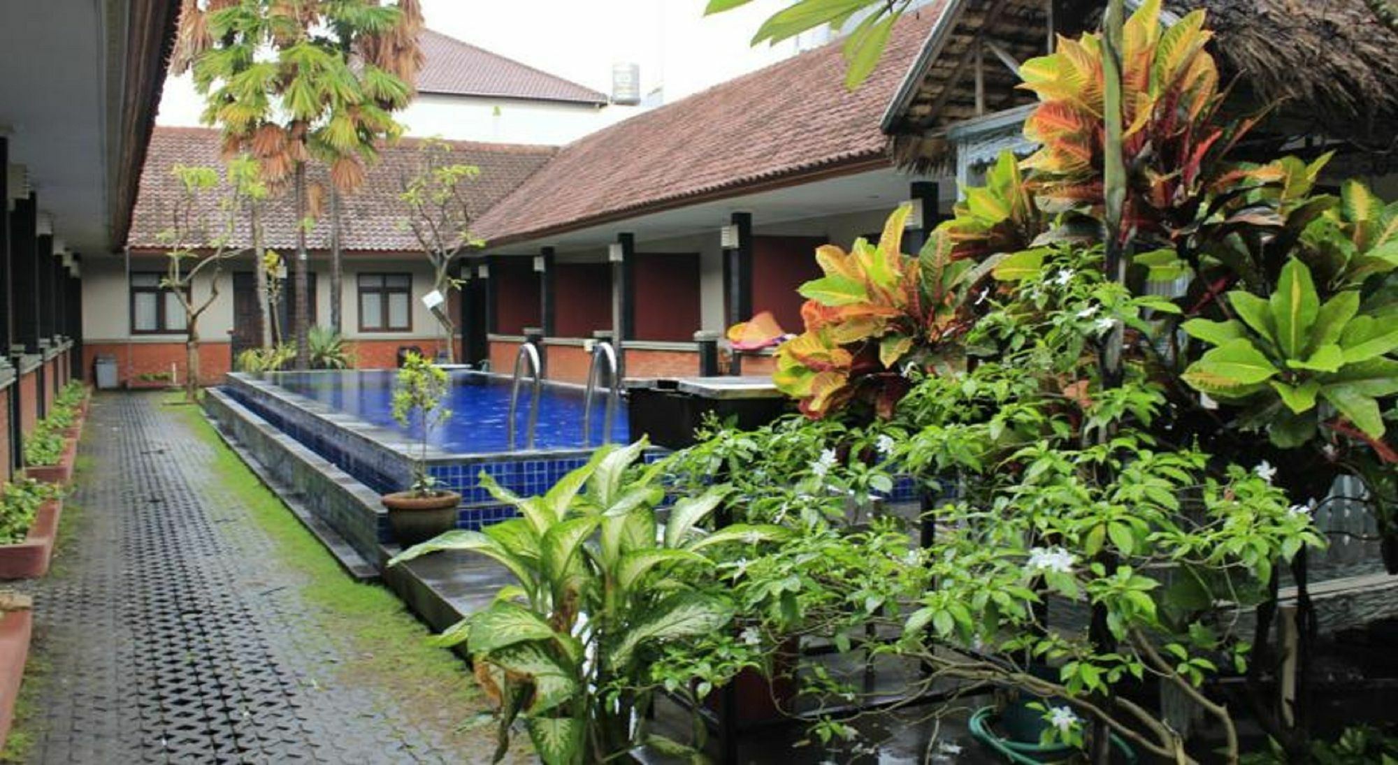 Puri Ganesh Hotel Legian Exterior foto